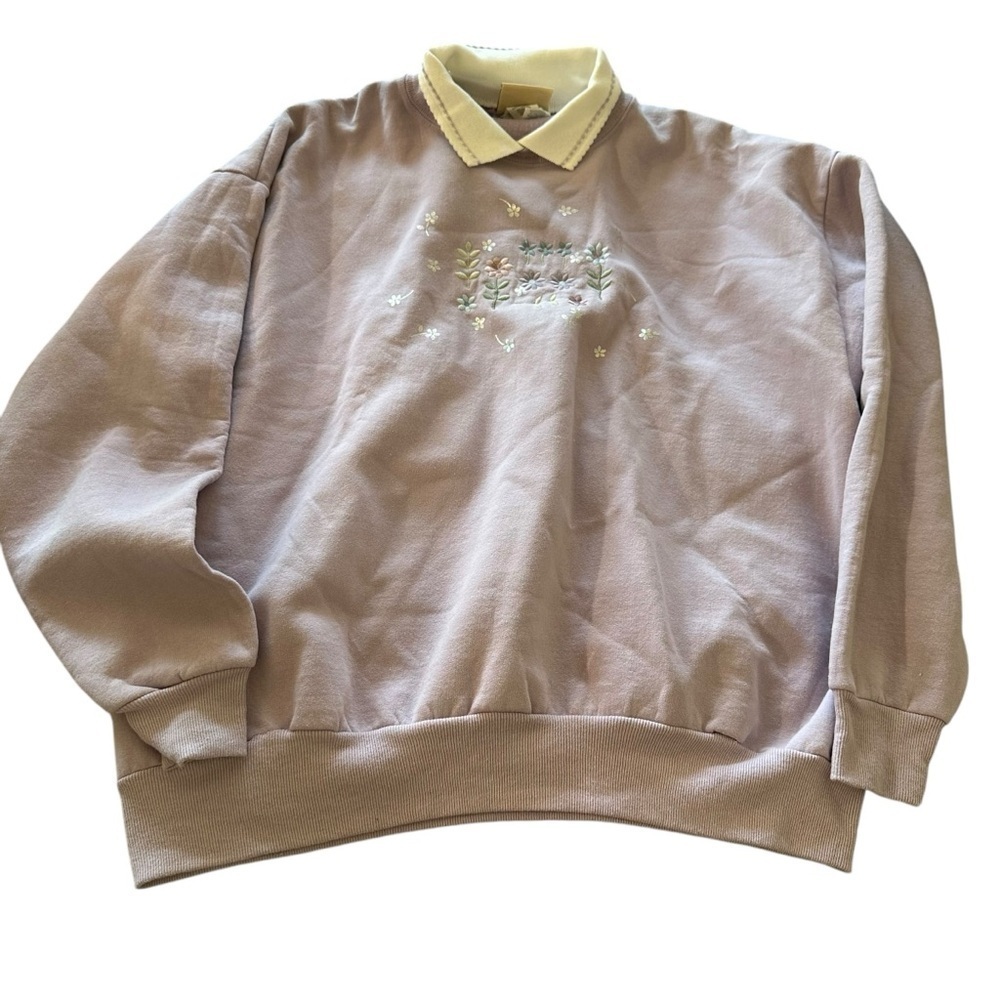 Purple and White Retro Sweatshirt with Ribbed Cuffs